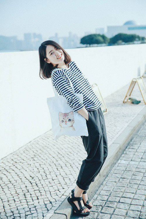 尤文小组赛战绩2胜1负,排名第二晋级16强,尤文经典比赛